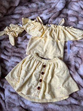 NWT Tahari Girl Matching Yellow Top + Skirt Set with hair elastic Size 4